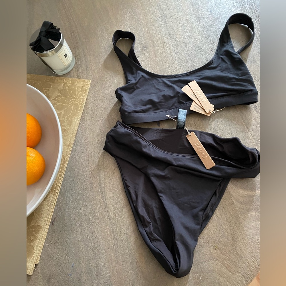 NWT SKIMS black 2 piece swimsuit top small bottom medium ONYX